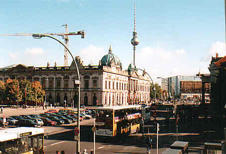 Blick von der Staatsoper Richtung DHM