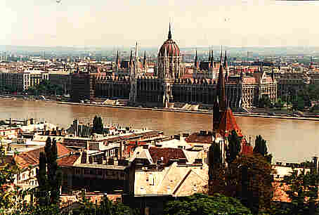 Parlament, diesmal in Sonne