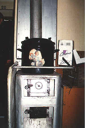 Gluehwein auf dem Ofen